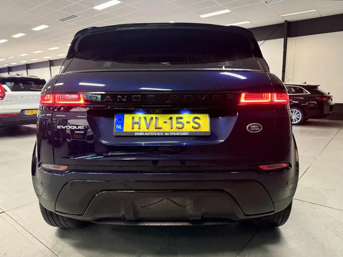 1.5 P300e AWD BLACK-LINE SOH 95%/NAVI/V-COCKPIT/LEDER/DAB/CARPLAY/LED/CAM/M-STOELEN///
