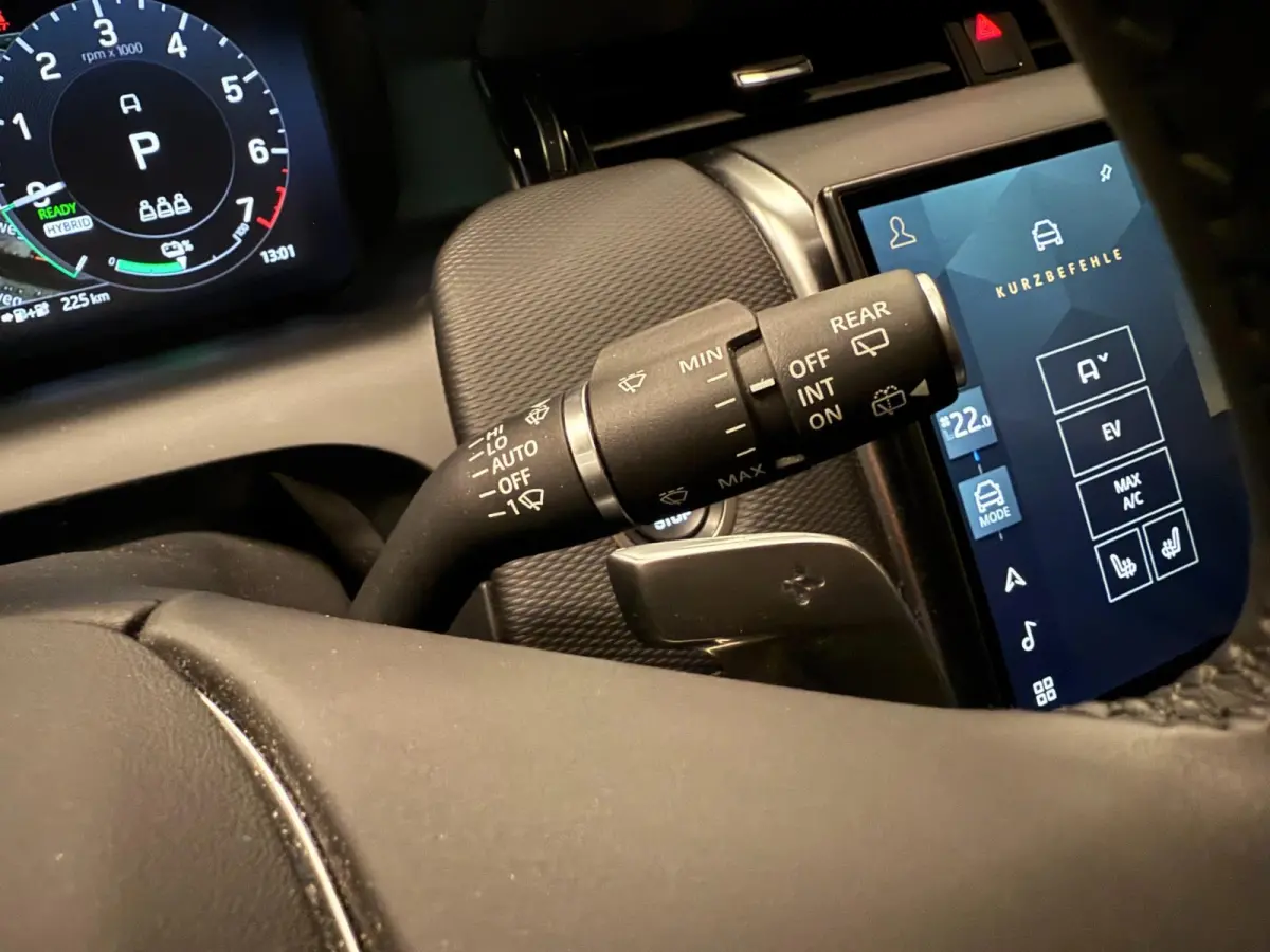 1.5 P300e AWD R-DYNAMIC 19DKM!! SOH-97,5%/ PANO/NAVI/V-COCKPIT/DAB/CARPLAY/LED/CAM/M-STOELEN///