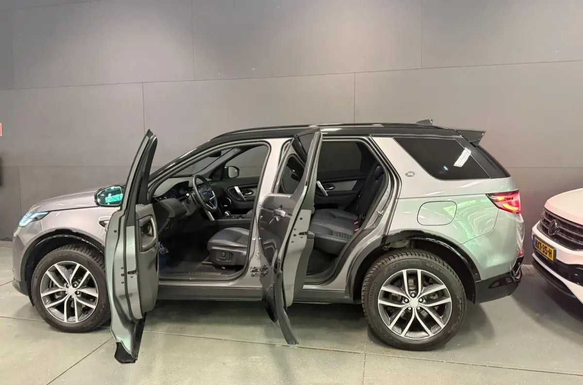 1.5 P300e AWD R-DYNAMIC 19DKM!! SOH-97,5%/ PANO/NAVI/V-COCKPIT/DAB/CARPLAY/LED/CAM/M-STOELEN///