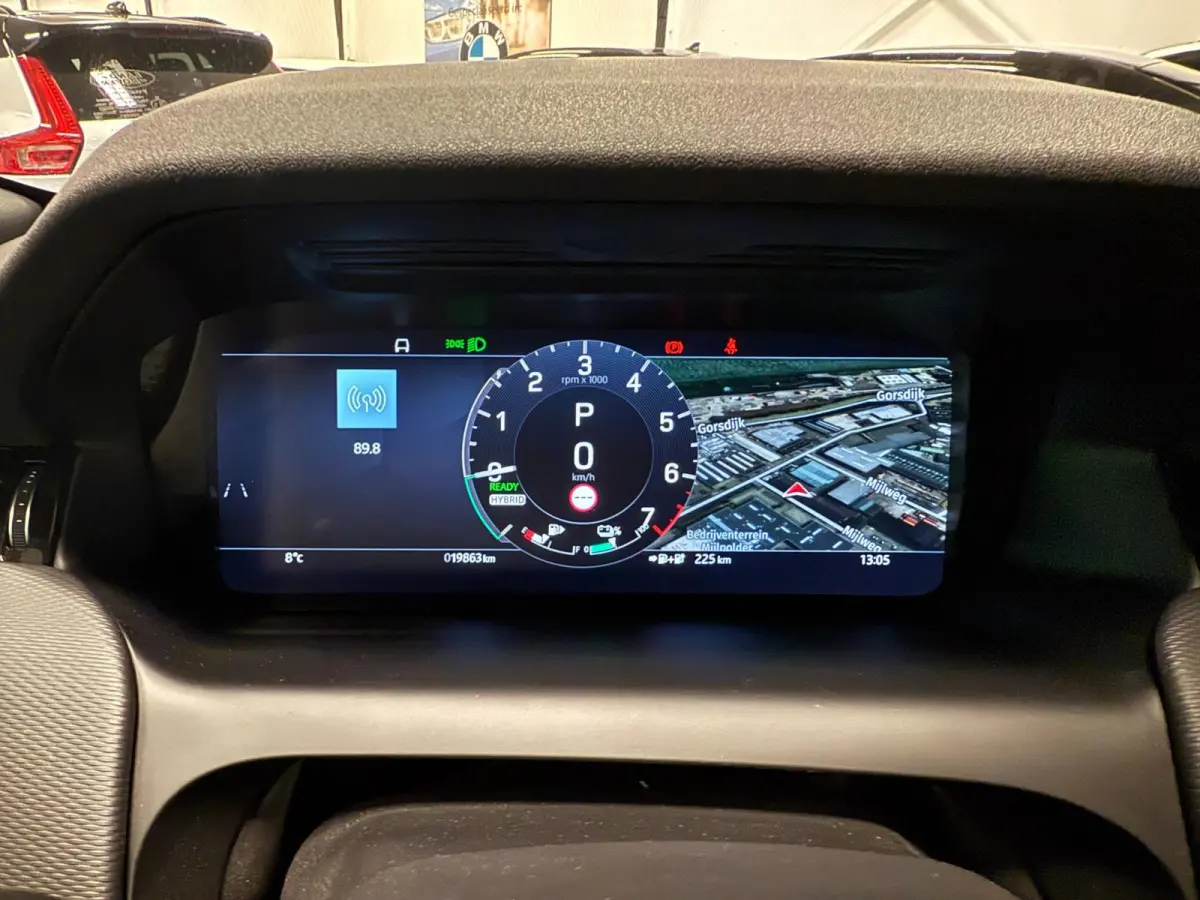 1.5 P300e AWD R-DYNAMIC 19DKM!! SOH-97,5%/ PANO/NAVI/V-COCKPIT/DAB/CARPLAY/LED/CAM/M-STOELEN///