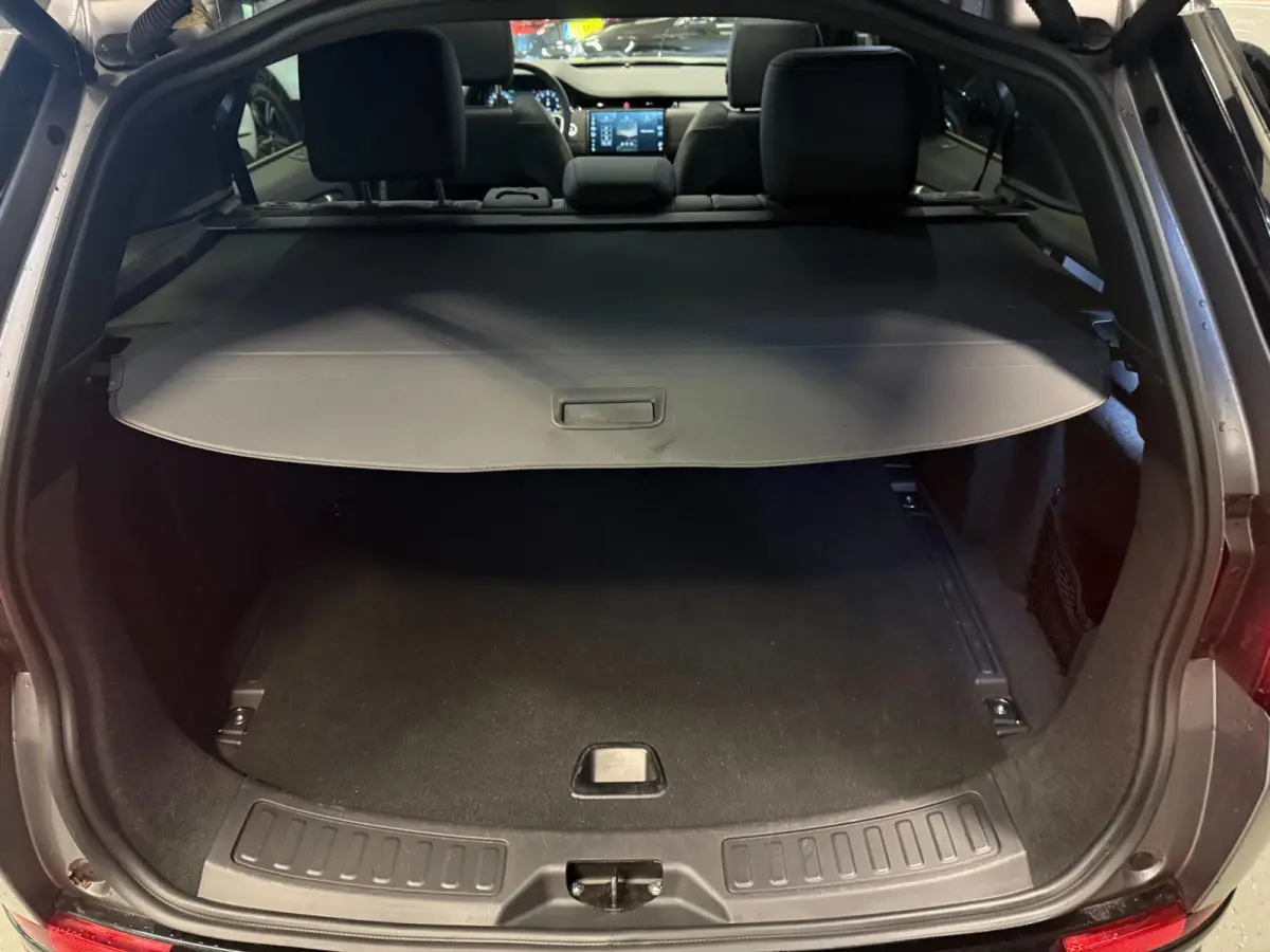 1.5 P300e AWD R-DYNAMIC 19DKM!! SOH-97,5%/ PANO/NAVI/V-COCKPIT/DAB/CARPLAY/LED/CAM/M-STOELEN///
