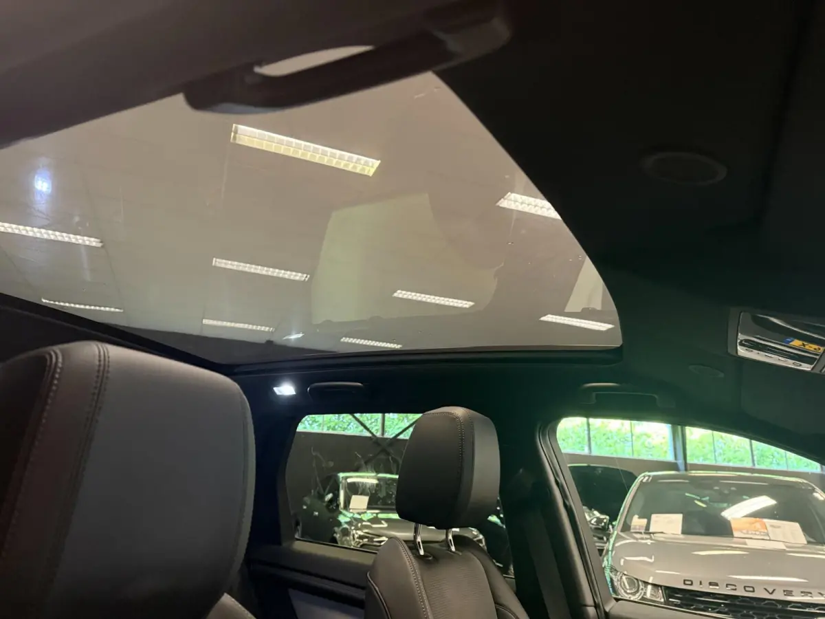 1.5 P300e AWD R-DYNAMIC 19DKM!! SOH-97,5%/ PANO/NAVI/V-COCKPIT/DAB/CARPLAY/LED/CAM/M-STOELEN///