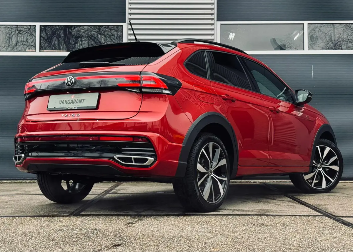 1.0 TSI R-Line |Camera |Virtual display |IQ Light |Keyless |Stoelverw. |ACC