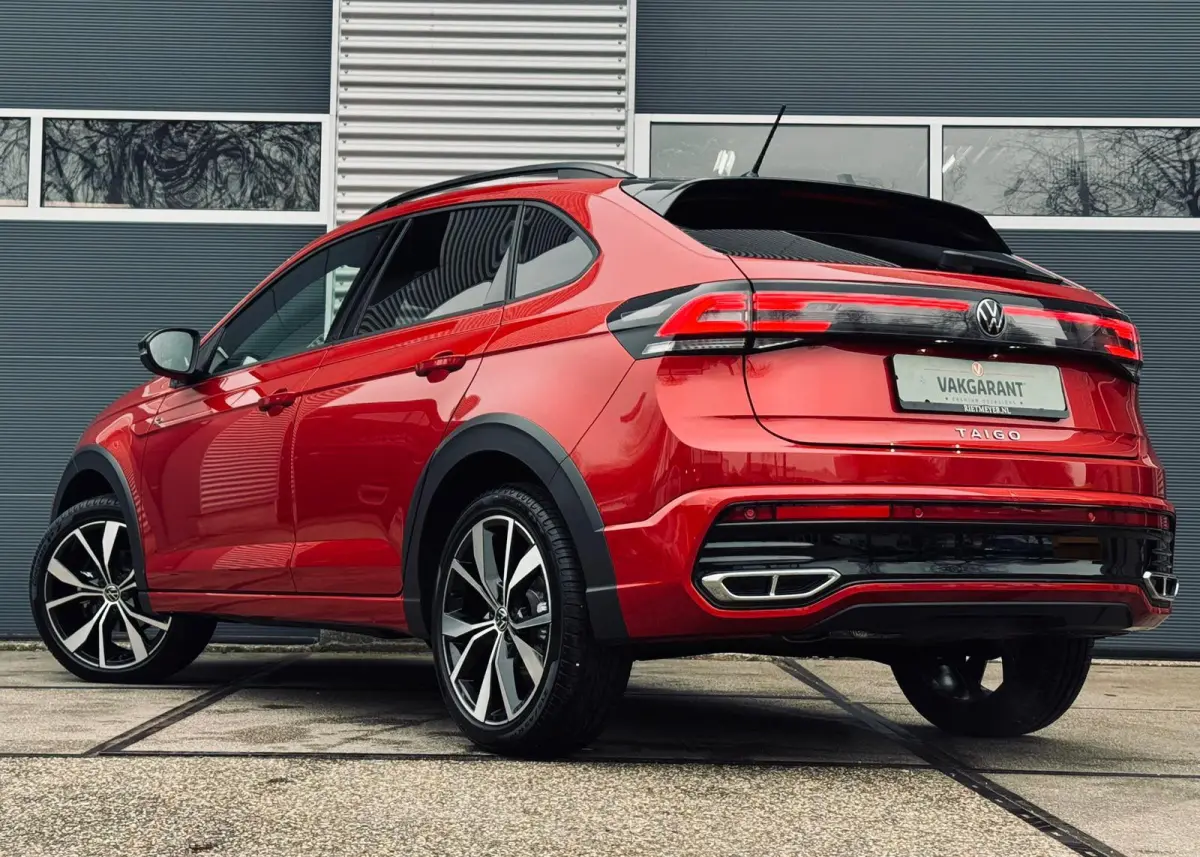 1.0 TSI R-Line |Camera |Virtual display |IQ Light |Keyless |Stoelverw. |ACC