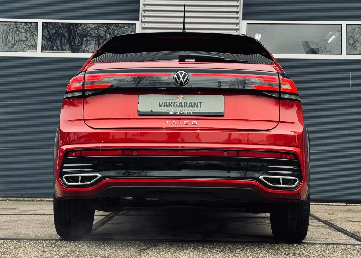1.0 TSI R-Line |Camera |Virtual display |IQ Light |Keyless |Stoelverw. |ACC