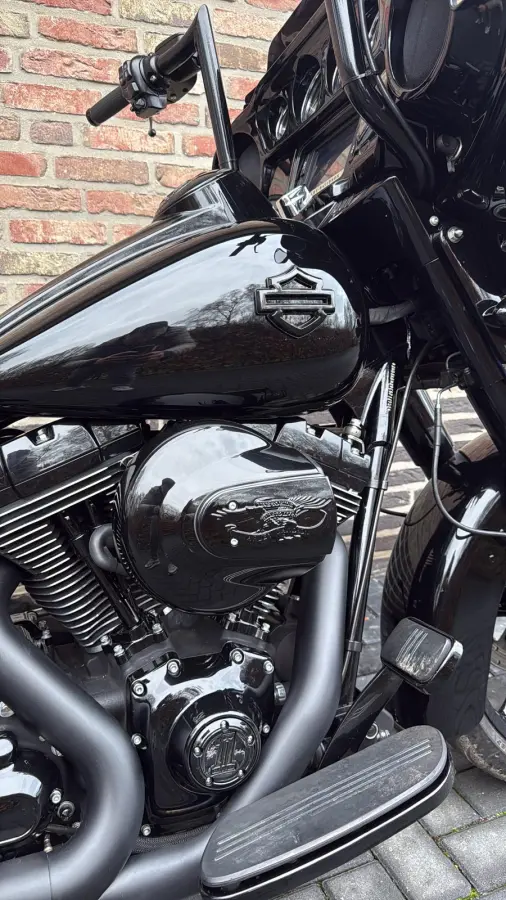 FLHX Streetglide Street Glide Black Out CVO