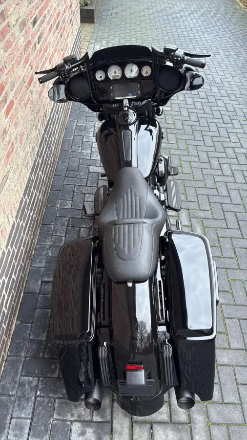 FLHX Streetglide Street Glide Black Out CVO