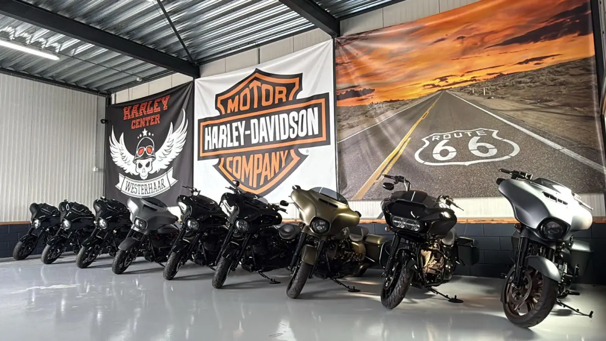 FLHX Streetglide Street Glide Black Out CVO