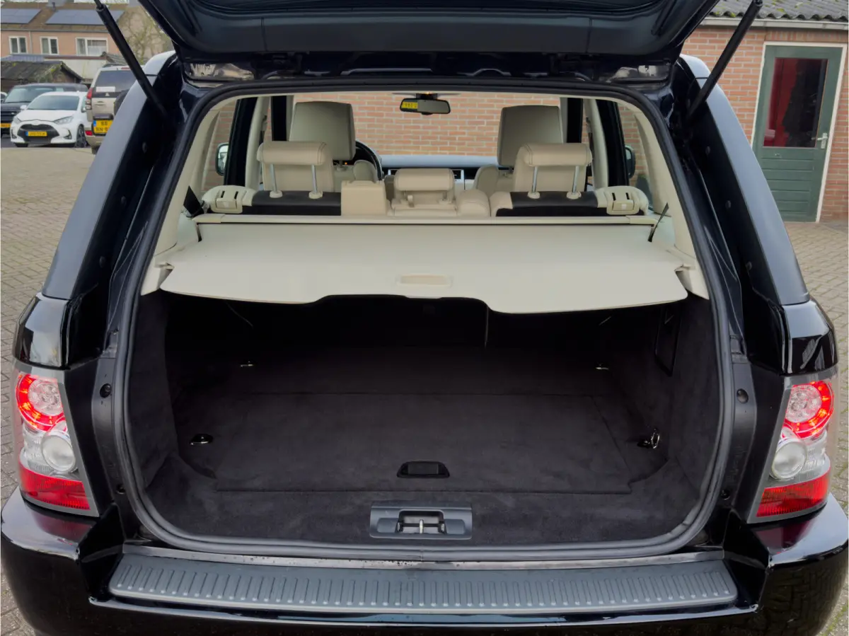 5.0 V8 SC Autobiography 510PK - Nieuwe Motor! Youngtimer, Airco, Afn. trekhaak, Elek. Verw. stoelen, Navi, Facelift!