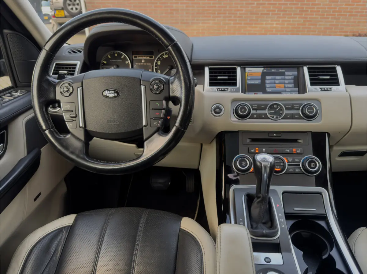 5.0 V8 SC Autobiography 510PK - Nieuwe Motor! Youngtimer, Airco, Afn. trekhaak, Elek. Verw. stoelen, Navi, Facelift!