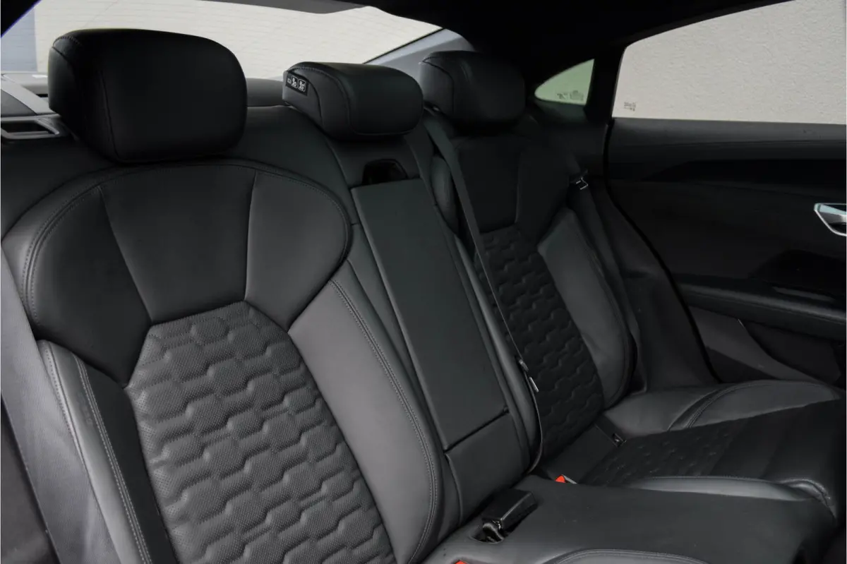 Quattro / RS Design Interieur/ B&O/ Panoramadak/ Luchtvering