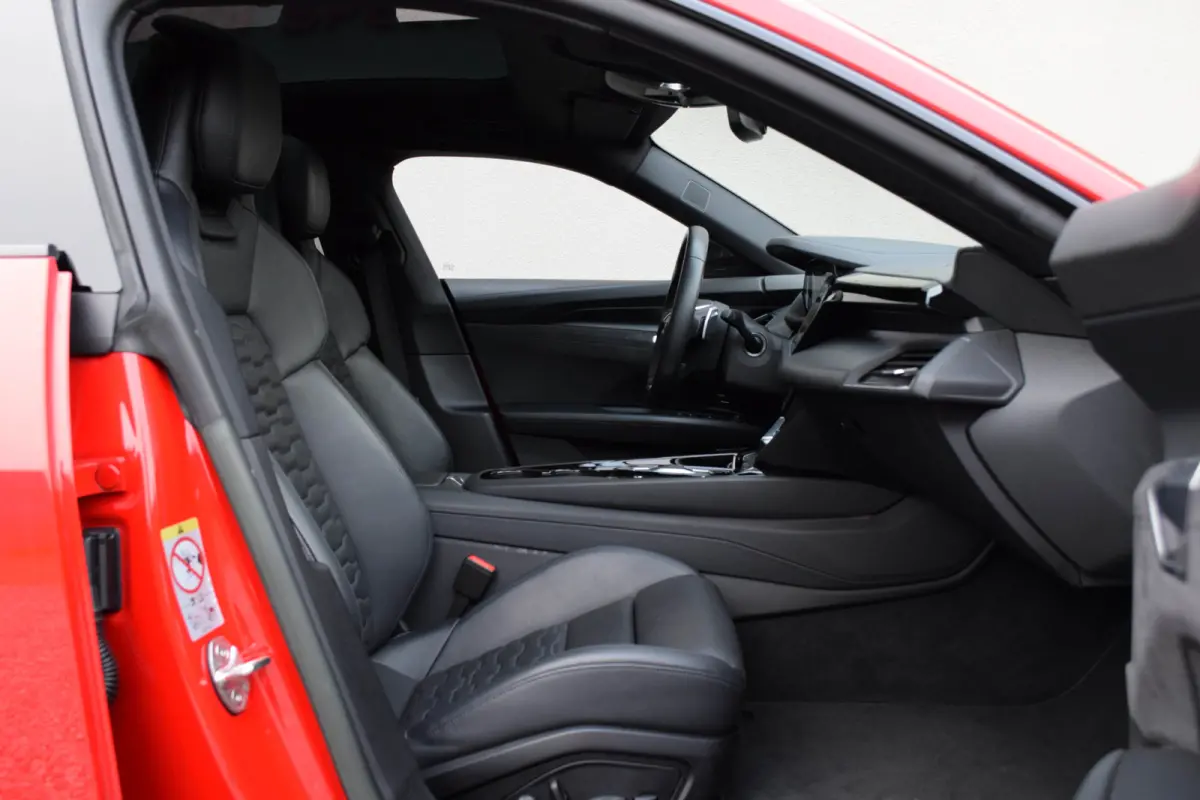 Quattro / RS Design Interieur/ B&O/ Panoramadak/ Luchtvering