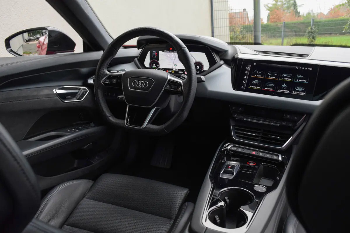 Quattro / RS Design Interieur/ B&O/ Panoramadak/ Luchtvering