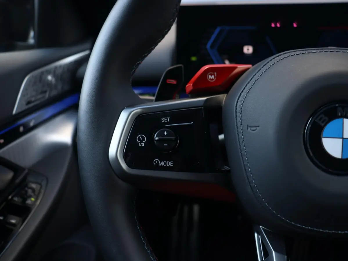Sedan | SoH 100% | High Executive | Driving Assistant Prof. | Carbon Exterieur Pakket | Trekhaak | M Drivers Pack | Parking Assistant Prof. | Bowers & Wilkins | Head-Up | 20/21'' LMV |