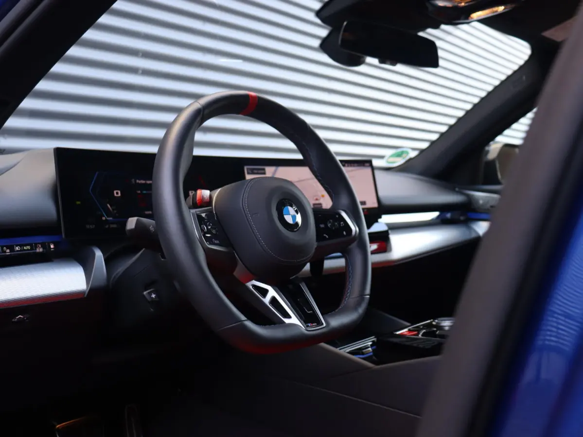 Sedan | SoH 100% | High Executive | Driving Assistant Prof. | Carbon Exterieur Pakket | Trekhaak | M Drivers Pack | Parking Assistant Prof. | Bowers & Wilkins | Head-Up | 20/21'' LMV |