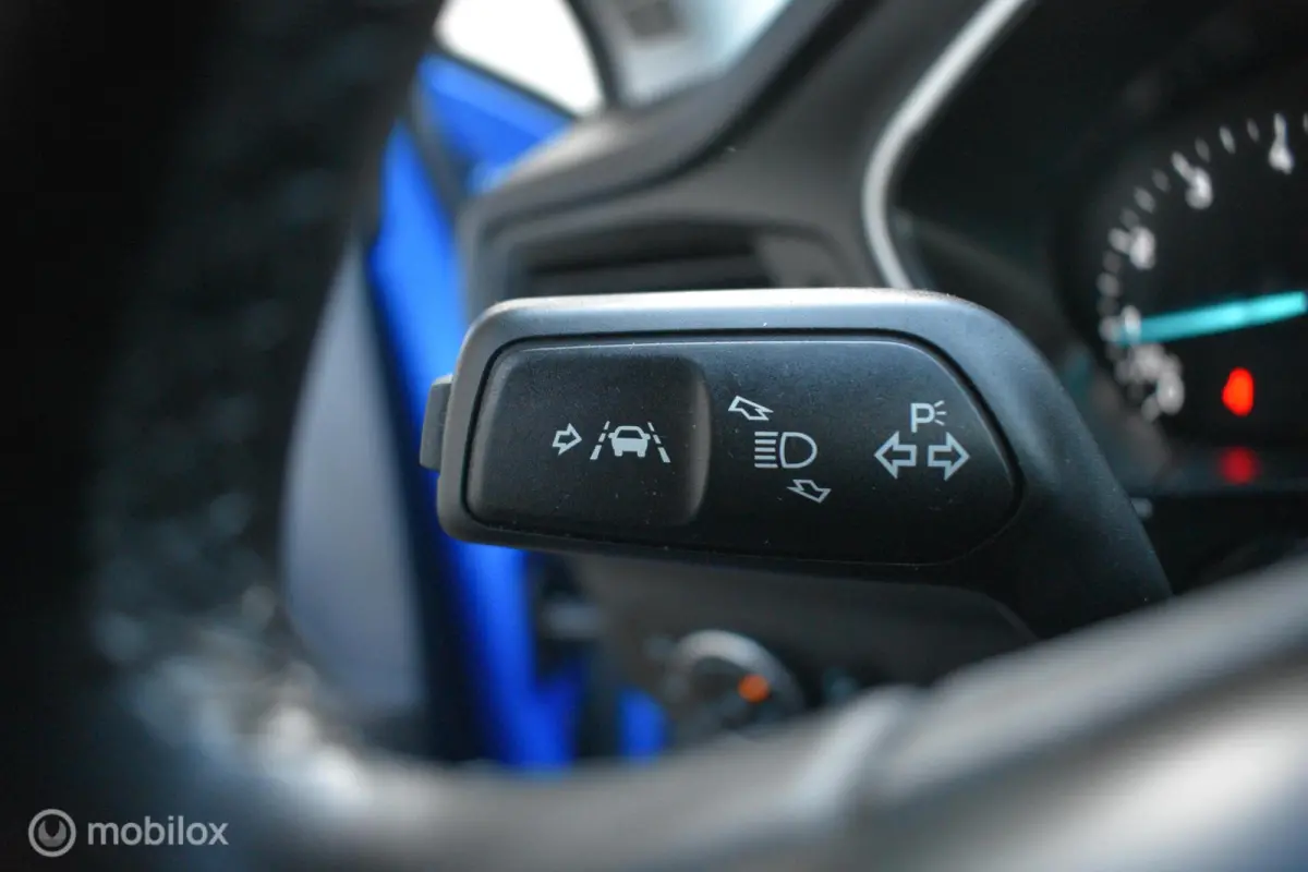1.0 EcoBoost Hybrid Trend Edition|Navi|LED!