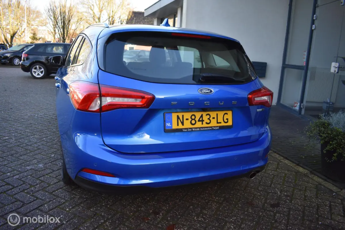 1.0 EcoBoost Hybrid Trend Edition|Navi|LED!