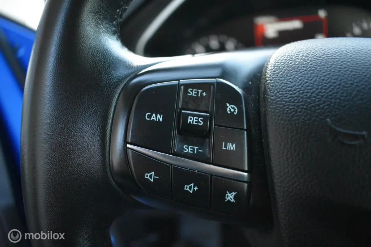 1.0 EcoBoost Hybrid Trend Edition|Navi|LED!