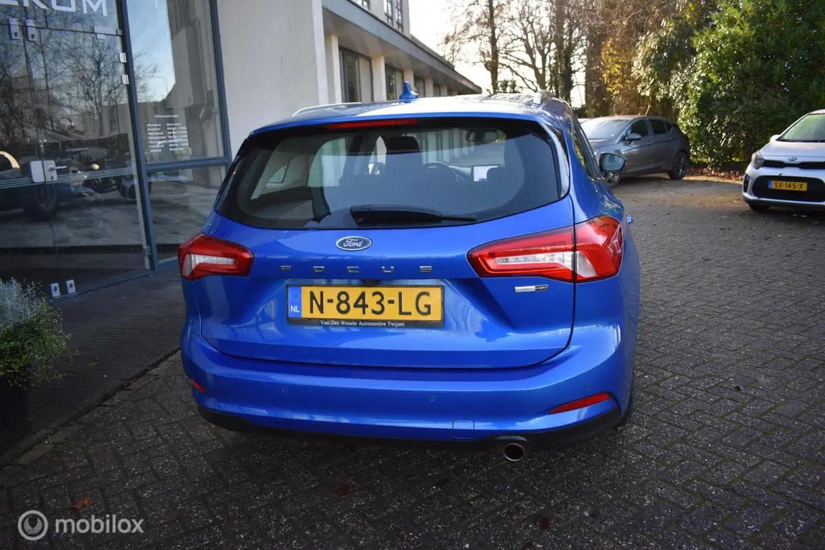1.0 EcoBoost Hybrid Trend Edition|Navi|LED!