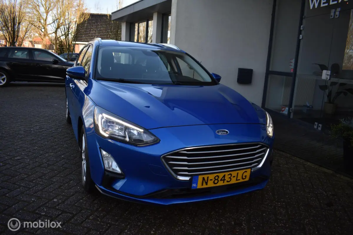 1.0 EcoBoost Hybrid Trend Edition|Navi|LED!