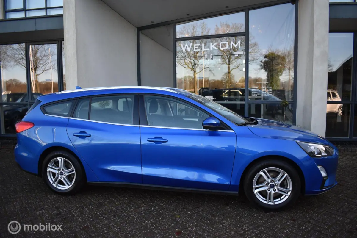 1.0 EcoBoost Hybrid Trend Edition|Navi|LED!