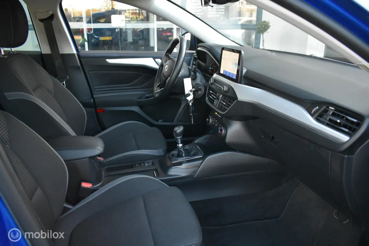 1.0 EcoBoost Hybrid Trend Edition|Navi|LED!