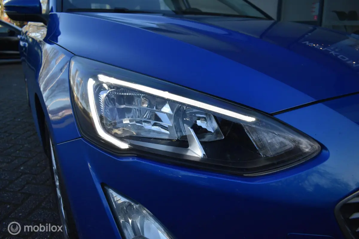 1.0 EcoBoost Hybrid Trend Edition|Navi|LED!