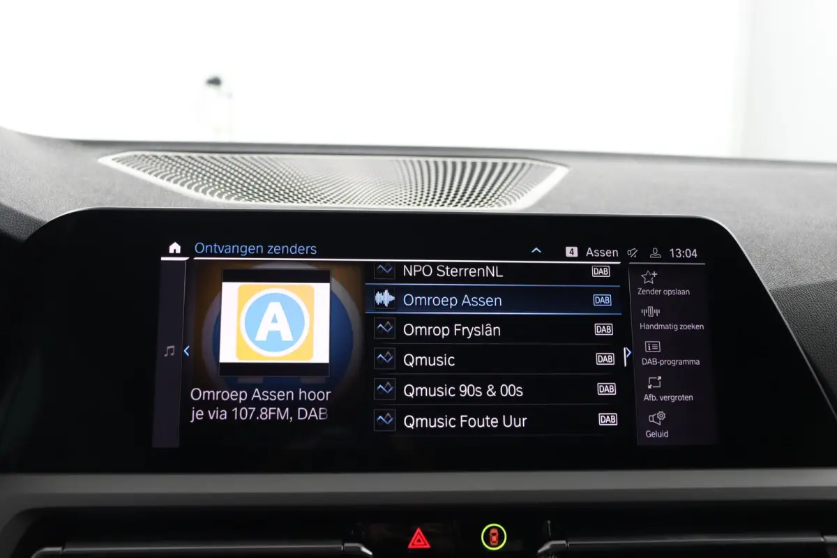 320e Business Edition Plus | SOH 89% | M Sportstuur | M Shadow Line | M Hemelbekleding Anthrazit | Stoelverwarming | Camera | HiFi Systeem | Leder |