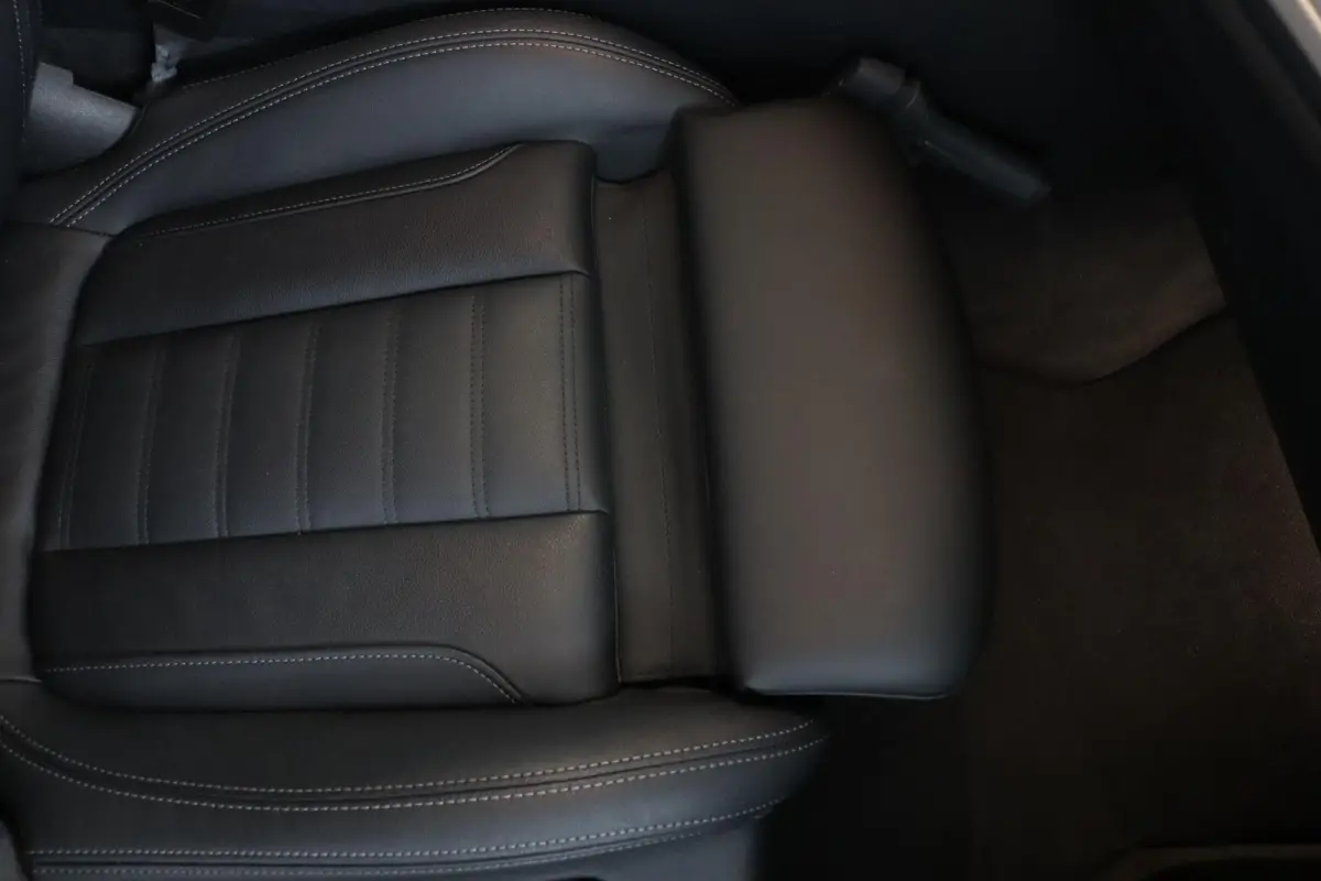 320e Business Edition Plus | SOH 89% | M Sportstuur | M Shadow Line | M Hemelbekleding Anthrazit | Stoelverwarming | Camera | HiFi Systeem | Leder |