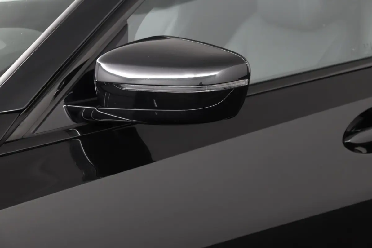 320e Business Edition Plus | SOH 89% | M Sportstuur | M Shadow Line | M Hemelbekleding Anthrazit | Stoelverwarming | Camera | HiFi Systeem | Leder |