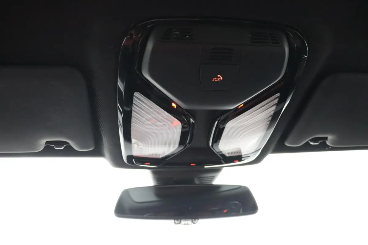 320e Business Edition Plus | SOH 89% | M Sportstuur | M Shadow Line | M Hemelbekleding Anthrazit | Stoelverwarming | Camera | HiFi Systeem | Leder |