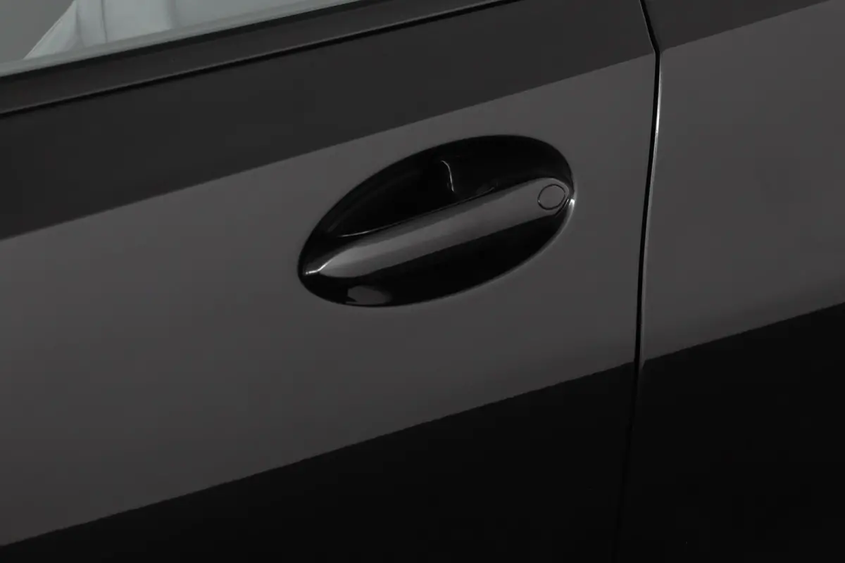 320e Business Edition Plus | SOH 89% | M Sportstuur | M Shadow Line | M Hemelbekleding Anthrazit | Stoelverwarming | Camera | HiFi Systeem | Leder |