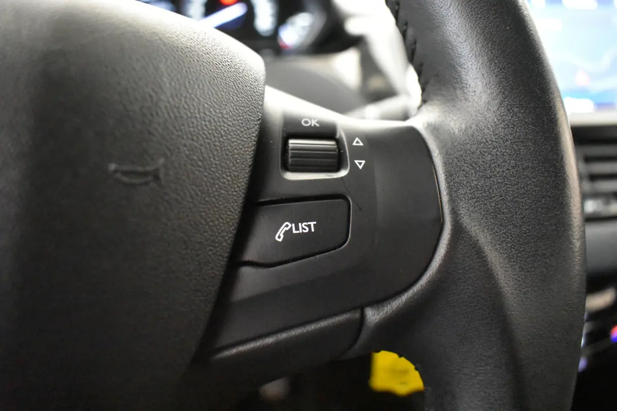 1.2 PureTech 110PK APK t/m 05-2027 Automaat Navi Cruise PDC V+A