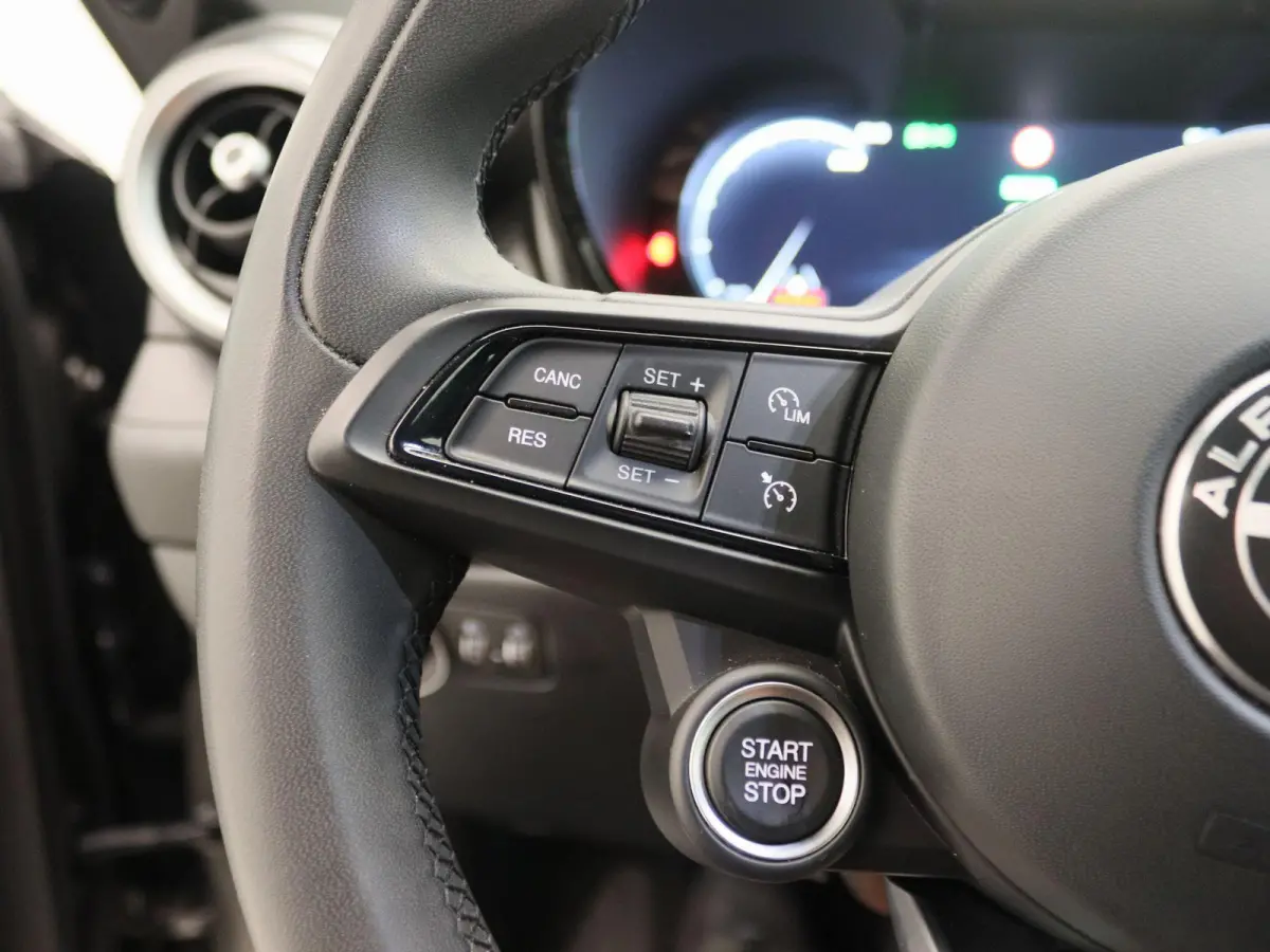 1.5T Hybrid Super | Climate control | Apple Carplay/Android Auto | 18" Lichtmetalen velgen