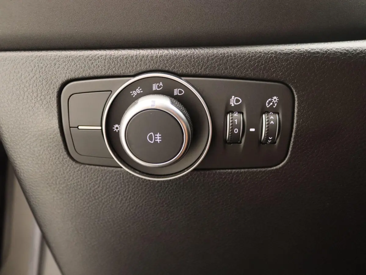 1.5T Hybrid Super | Climate control | Apple Carplay/Android Auto | 18" Lichtmetalen velgen