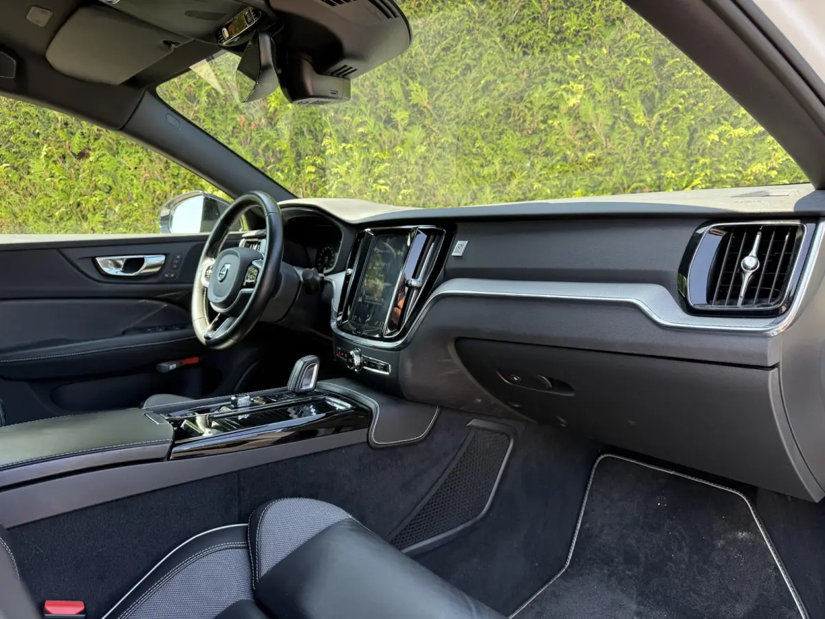 T6 AWD Twin Engine R-Design | Trekhaak | Keyless | Cruise Control |