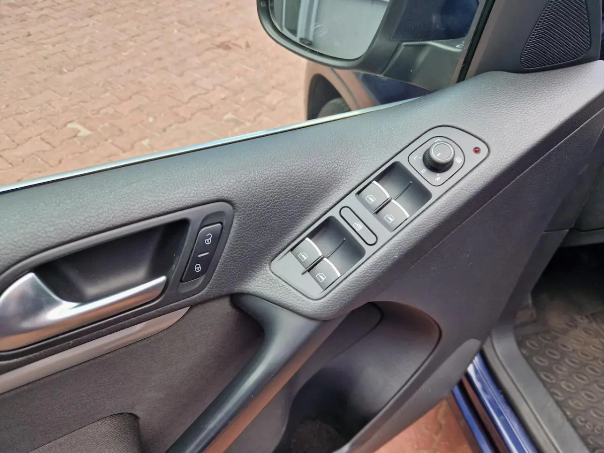 2.0TDI Comfortl. 6 MND BOVAG GAR | GRIJS KENTEKEN | ECC | PDC V+A | NAVI | CRUISE | TREKHA