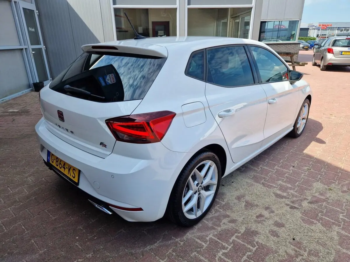 1.0 TSI FR Business Intense 12MND BOVAG GAR|ACC|CLIMA|CARPLAY|CAMERA|KEYLESS|LMV 16"|NAVI|APPLE CARPLAY