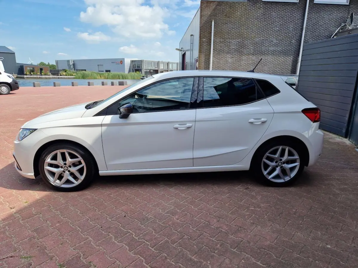 1.0 TSI FR Business Intense 12MND BOVAG GAR|ACC|CLIMA|CARPLAY|CAMERA|KEYLESS|LMV 16"|NAVI|APPLE CARPLAY