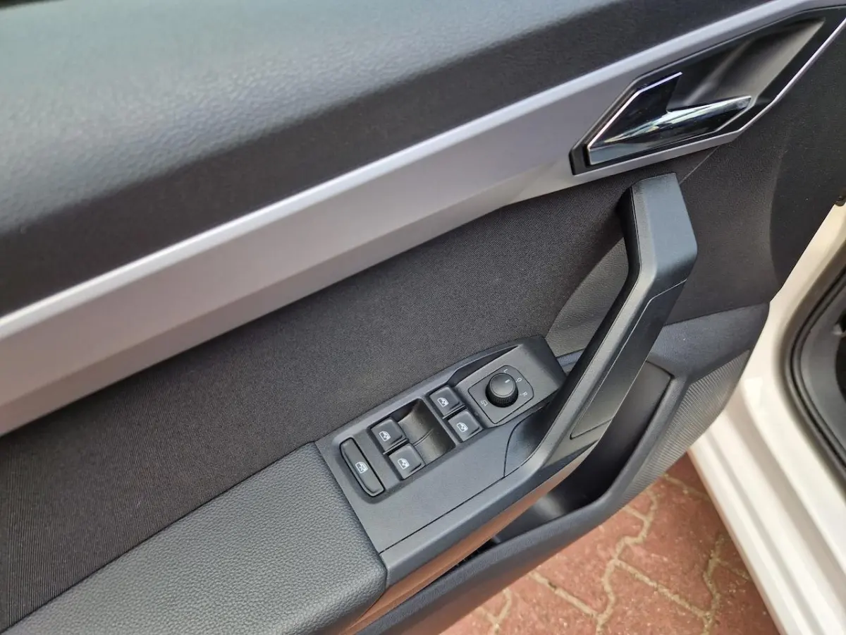 1.0 TSI FR Business Intense 12MND BOVAG GAR|ACC|CLIMA|CARPLAY|CAMERA|KEYLESS|LMV 16"|NAVI|APPLE CARPLAY