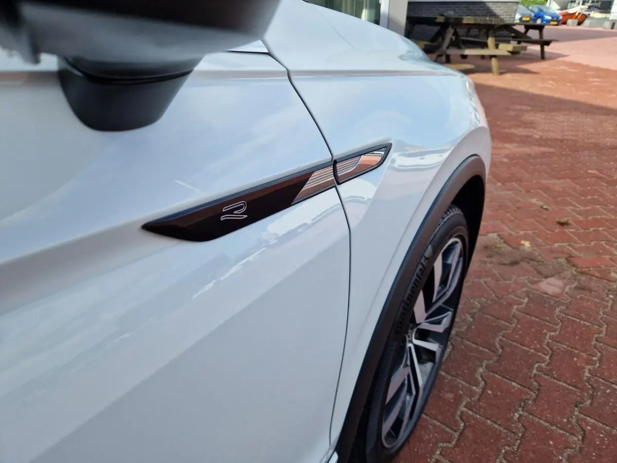 1.5 TSI R-Line Business+ 12MND BOVAG GAR | E-TREKHAAK| ACC | STUUR/STOEL VERW | CAMERA | L