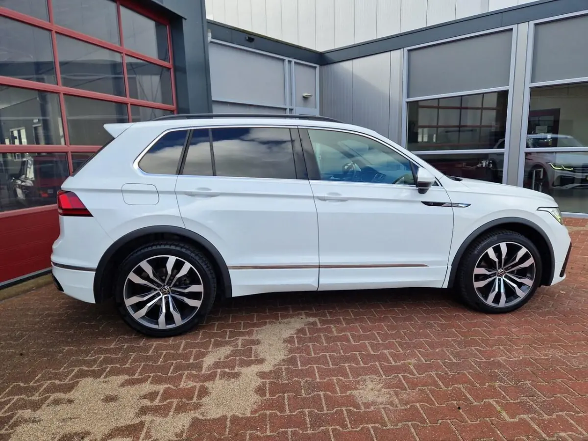1.5 TSI R-Line Business+ 12MND BOVAG GAR | E-TREKHAAK| ACC | STUUR/STOEL VERW | CAMERA | L