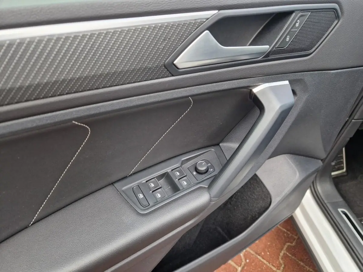 1.5 TSI R-Line Business+ 12MND BOVAG GAR | E-TREKHAAK| ACC | STUUR/STOEL VERW | CAMERA | L