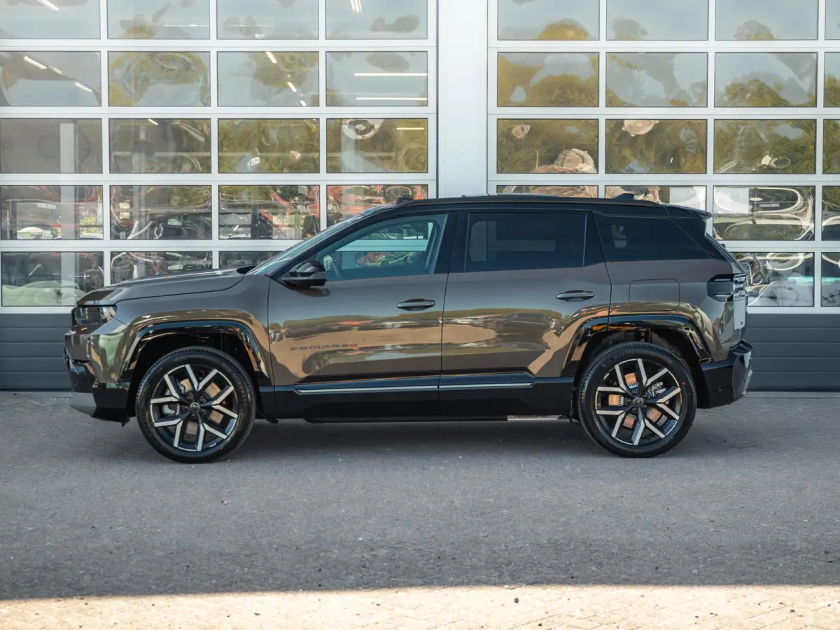 First Edition 74 kWh | Adapt. Cruise | Camera | Carplay | 20" | Elektr. A-Klep | Navi | Winter Pack | Schuif/Kanteldak | Premium Pack | Conv. Pack | Warmtepomp