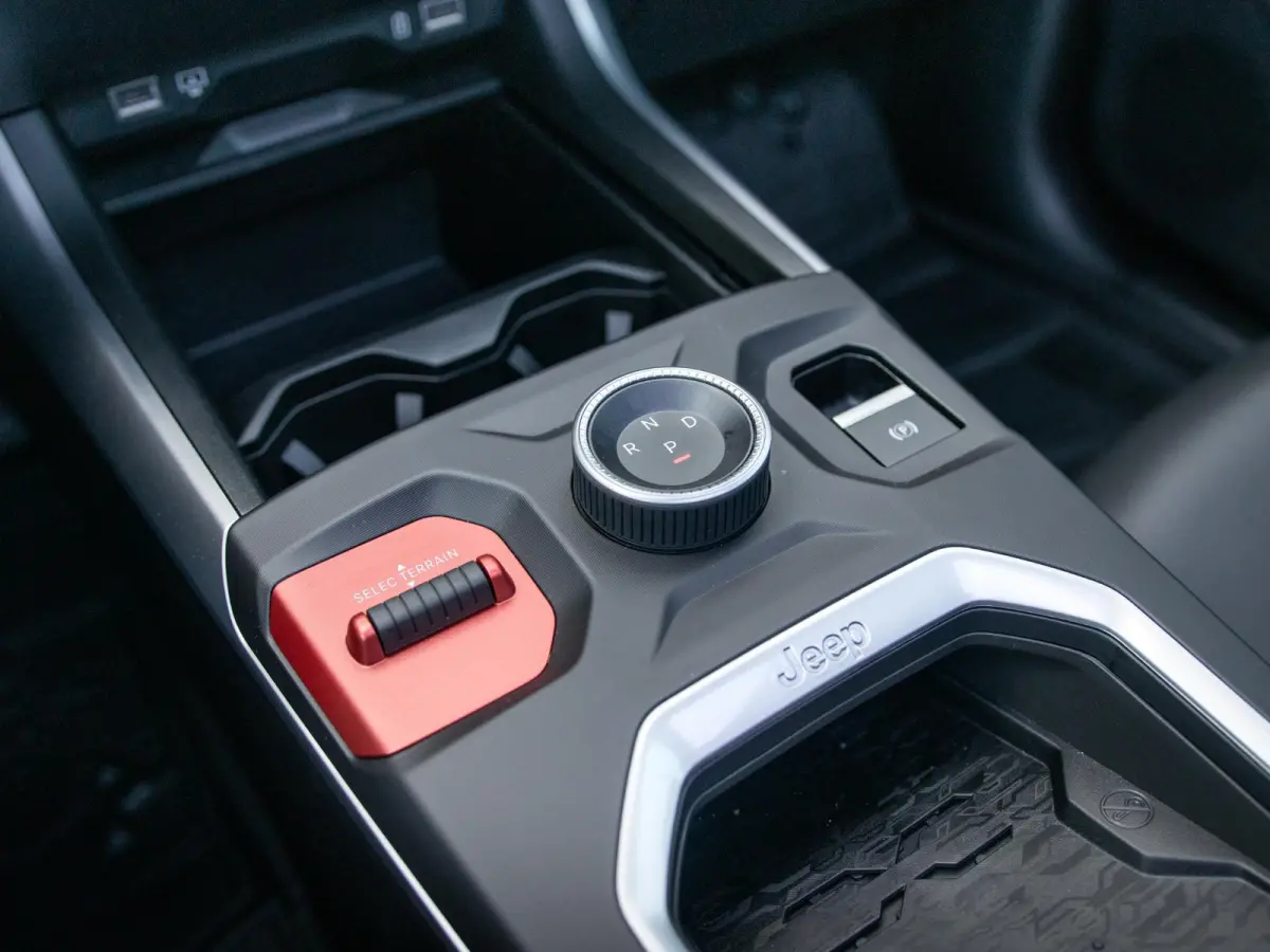 First Edition 74 kWh | Adapt. Cruise | Camera | Carplay | 20" | Elektr. A-Klep | Navi | Winter Pack | Schuif/Kanteldak | Premium Pack | Conv. Pack | Warmtepomp