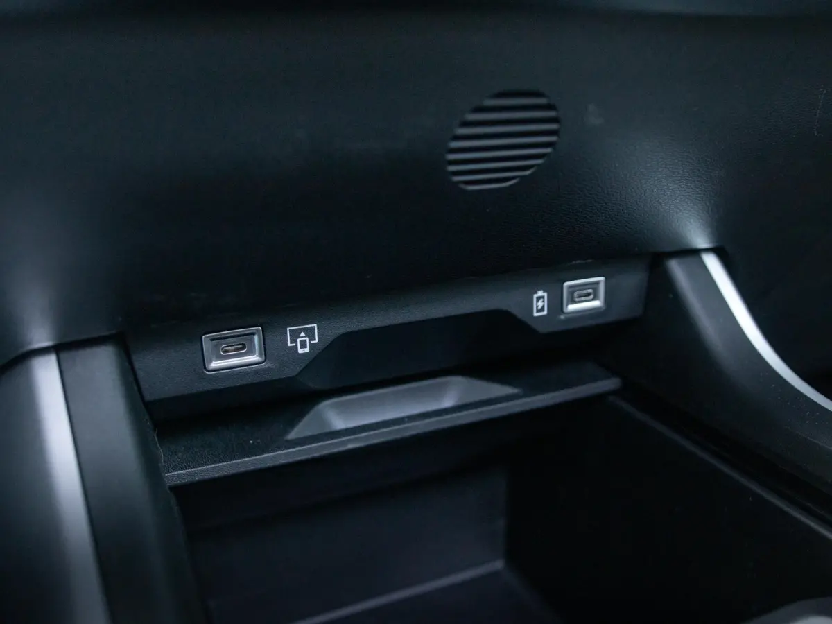 First Edition 74 kWh | Adapt. Cruise | Camera | Carplay | 20" | Elektr. A-Klep | Navi | Winter Pack | Schuif/Kanteldak | Premium Pack | Conv. Pack | Warmtepomp
