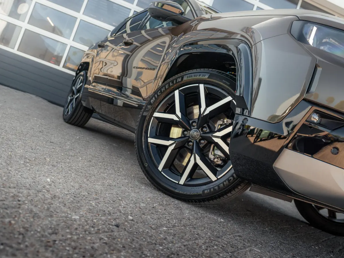First Edition 74 kWh | Adapt. Cruise | Camera | Carplay | 20" | Elektr. A-Klep | Navi | Winter Pack | Schuif/Kanteldak | Premium Pack | Conv. Pack | Warmtepomp