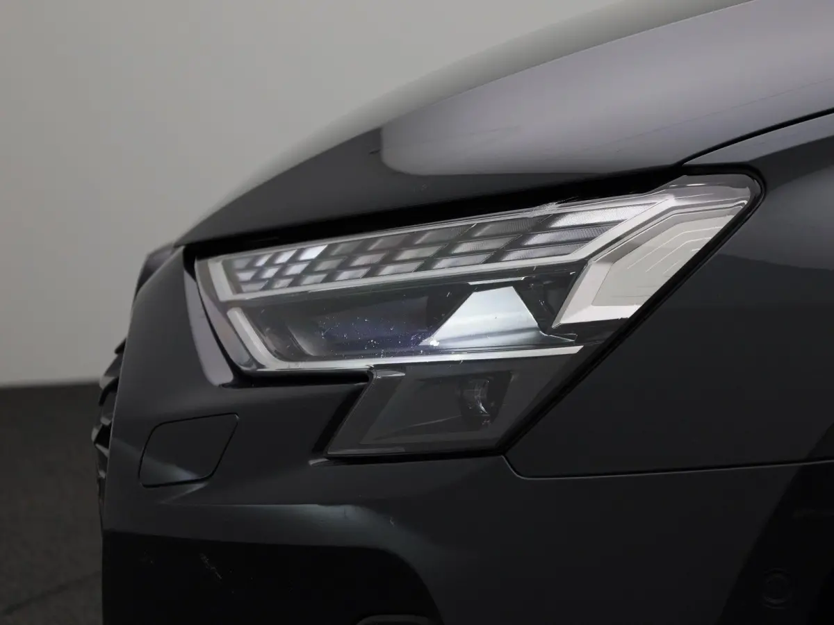 40 TFSI e S edition l Demo l Cruise control l Navigatie l Stoelverwarming l Airco l Elektr. instel. bestuurd.stoel l Ledkoplampen l Apple Carplay / Android Auto l 19" lichtmetalen wielen