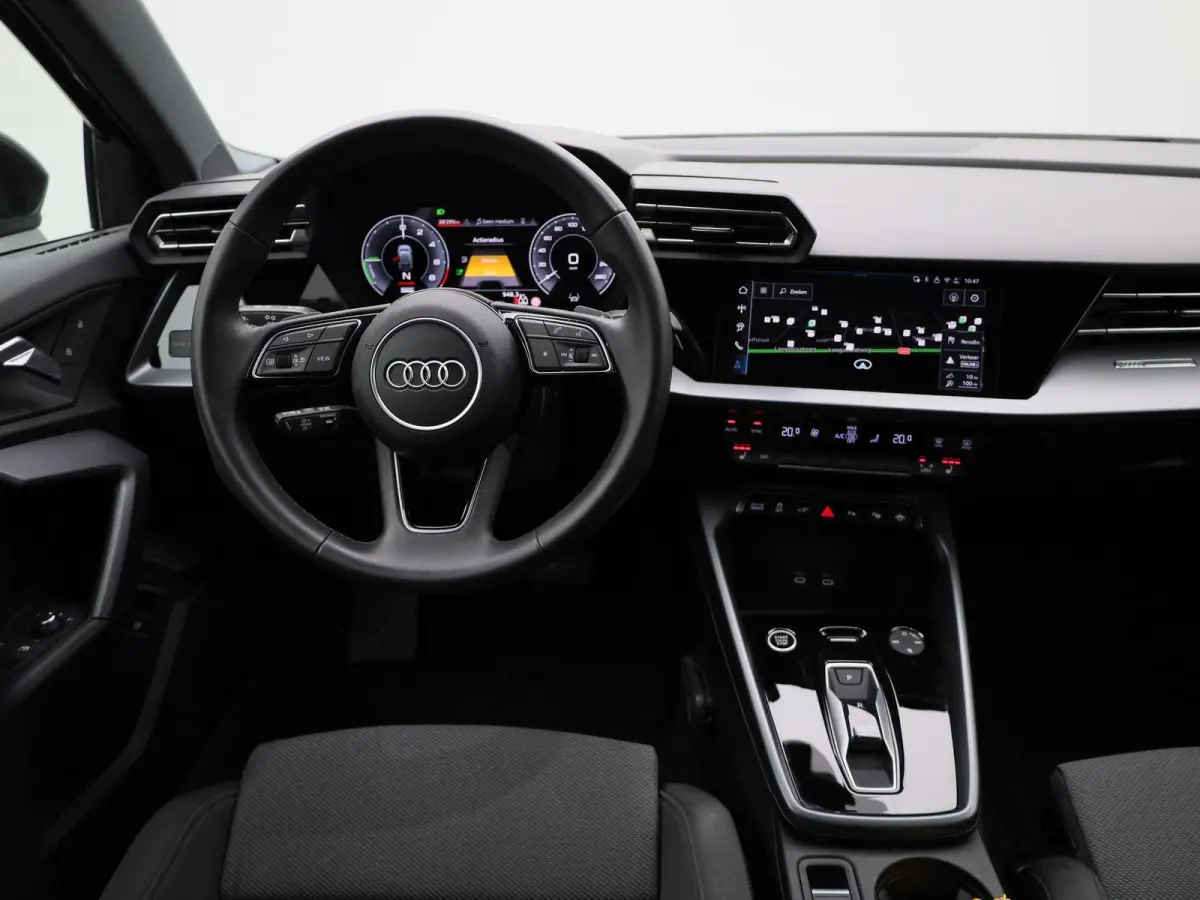 40 TFSI e S edition l Demo l Cruise control l Navigatie l Stoelverwarming l Airco l Elektr. instel. bestuurd.stoel l Ledkoplampen l Apple Carplay / Android Auto l 19" lichtmetalen wielen