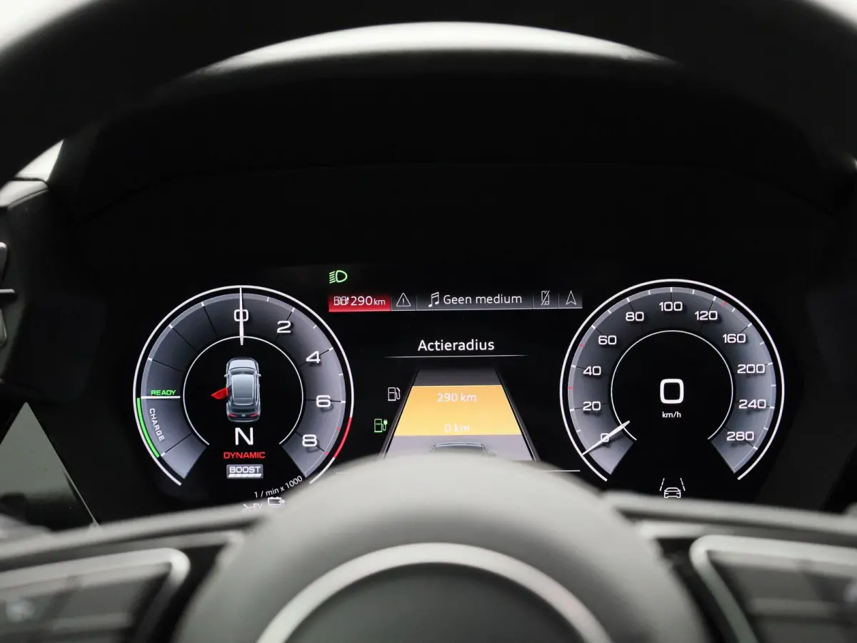 40 TFSI e S edition l Demo l Cruise control l Navigatie l Stoelverwarming l Airco l Elektr. instel. bestuurd.stoel l Ledkoplampen l Apple Carplay / Android Auto l 19" lichtmetalen wielen